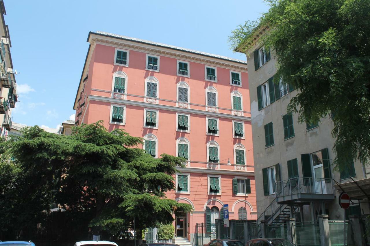 Appartamento In Centro Zona Fiera,Davanti Al Galliera Genoa Exterior photo