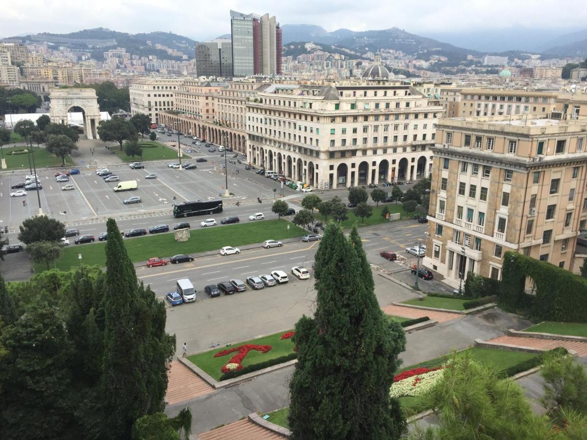 Appartamento In Centro Zona Fiera,Davanti Al Galliera Genoa Exterior photo